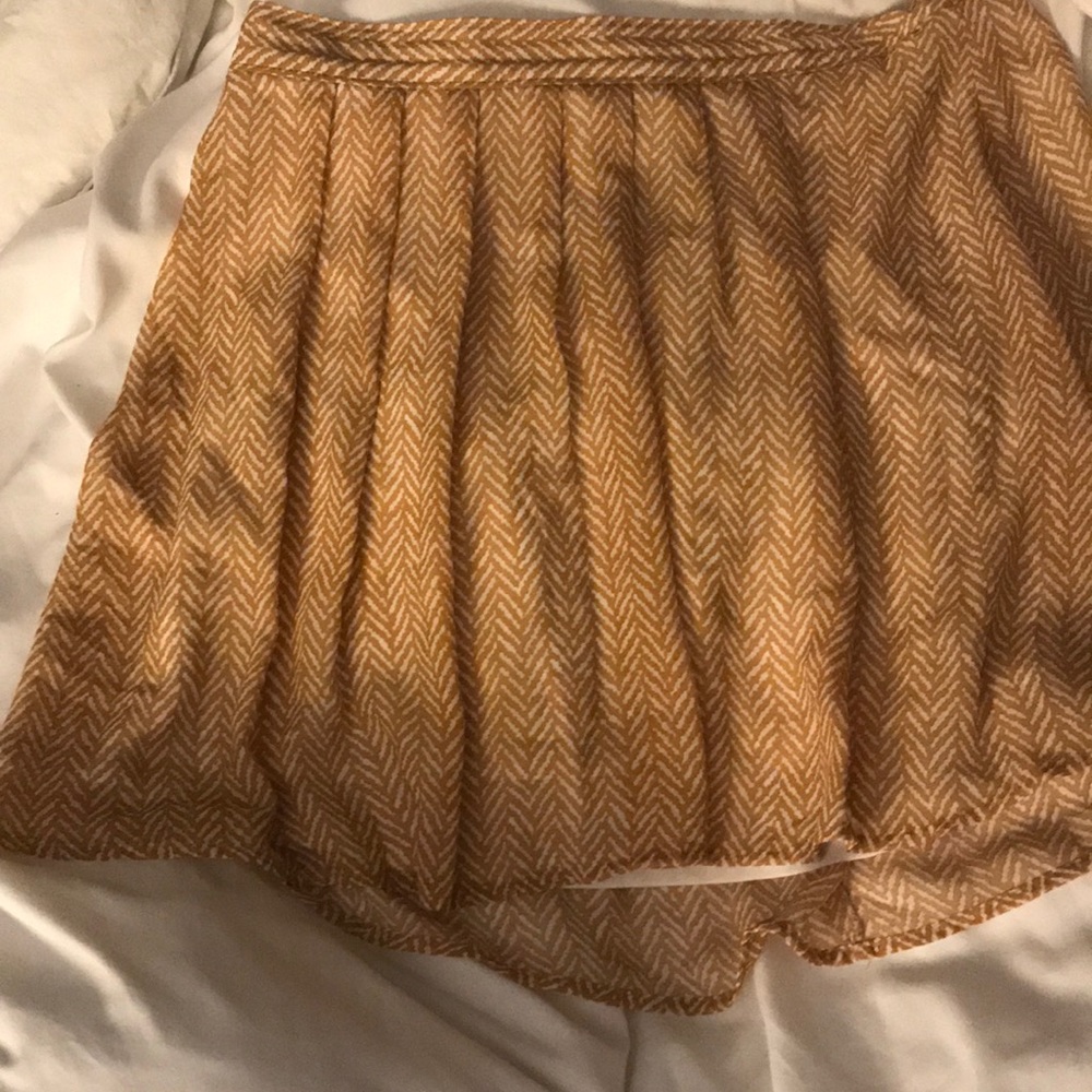 Mustard colored Old Navy short skirt